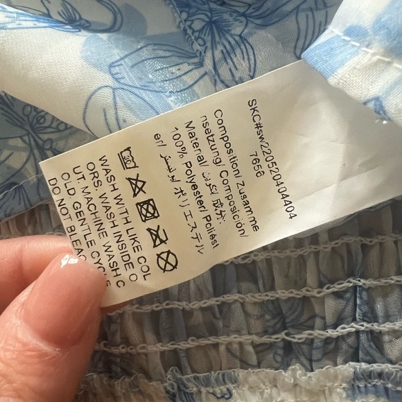 NWOT light blue white floral smocked top - Picture 7 of 8